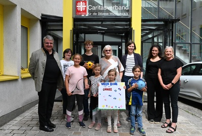 Gruppenbild CariKids-Spende
