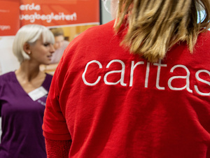Die Caritas wirbt auf den Berufsinformationstagen in Kitzingen für soziale Berufe.