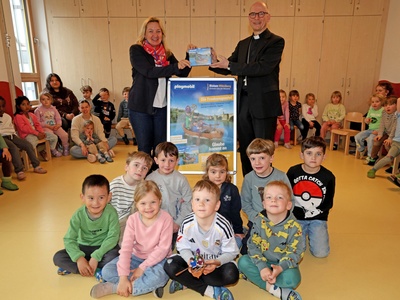 Übergabe Playmobil-Set Frankenapostel Kita St. Barbara