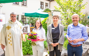 Mit einer Segensfeier ist Tanja Kraev offiziell als neue Leiterin des Mehrgenerationenhauses St. Elisabeth in Kitzingen eingeführt worden.
