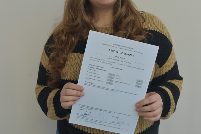 Sarah Bulla hat ihre Ausbildung mit Bestnote bestanden.