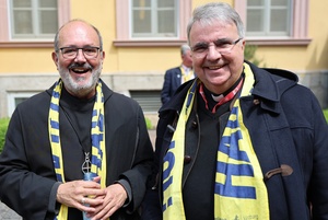 im Katholikentagsschal