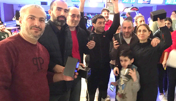 Ein erfolgreicher Abend: Beim dritten internationalen Bowlingturnier der IG BAU in Würzburg erreichte ein Team der Caritas den ersten Platz.