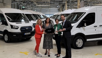 Übergabe Ford E-Transporter