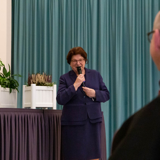 Nach dem erfolgreichen Abschluss der Generalsanierung hat das Kurhaus Hotel Bad Bocklet den kirchlichen Segen erhalten. Zum Festakt war auch Bayerns Finanzminister Albert Füracker angereist.