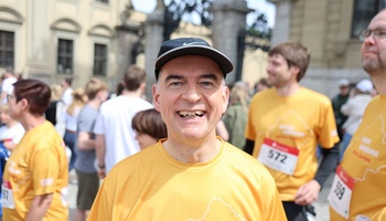 Bischof beim Würzburger Residenzlauf.