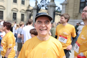 Bischof beim Würzburger Residenzlauf.