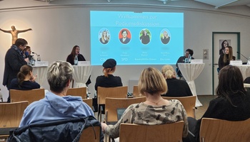 Podiumsdiskussion im Caritashaus