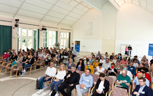 Gut 80 Frauen und Männer besuchten am 12. Mai 2022 im Kurhaus Hotel Bad Bocklet den 4. Pflegekongress der Caritas in Unterfranken.