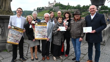 Übergabe Freikarten Festspiele Röttingen