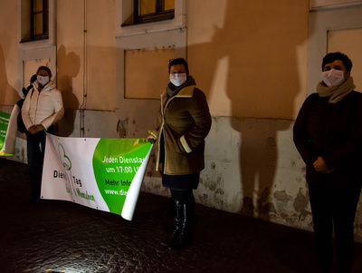 Zum elften Mal haben Vertreter des Sozial- und Wohlfahrtswesens in Würzburg für Verbesserungen in helfenden Berufen demonstriert.