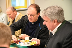 Weihbischof zu Gast bei der Caritas Weihbischof zu Gast bei der Caritas