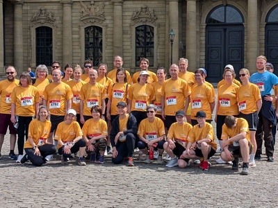 Würzburger Residenzlauf mit Caritas und Bistum.