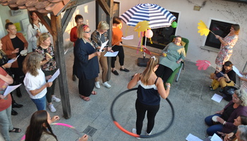 Nach über vier Jahrzehnten im Dienst der Caritas wurde die Leiterin der Frühförderstelle Gerolzhofen, Margit Jäcklein, in den Vorruhestand verabschiedet.