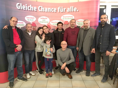 Ein erfolgreicher Abend: Beim dritten internationalen Bowlingturnier der IG BAU in Würzburg erreichte ein Team der Caritas den ersten Platz.