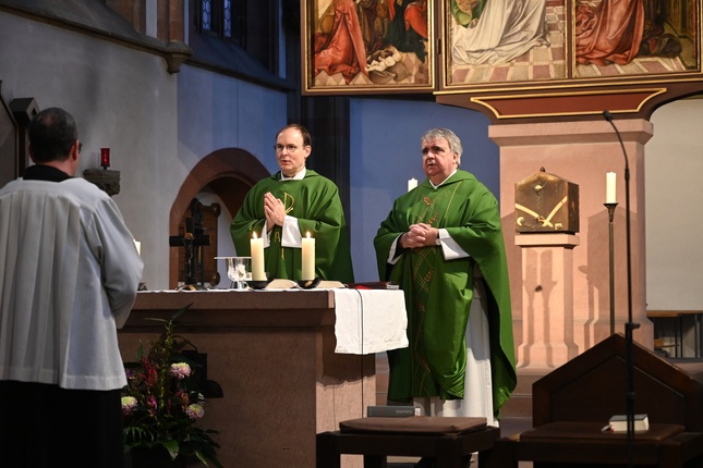 Weihbischof zu Gast bei der Caritas